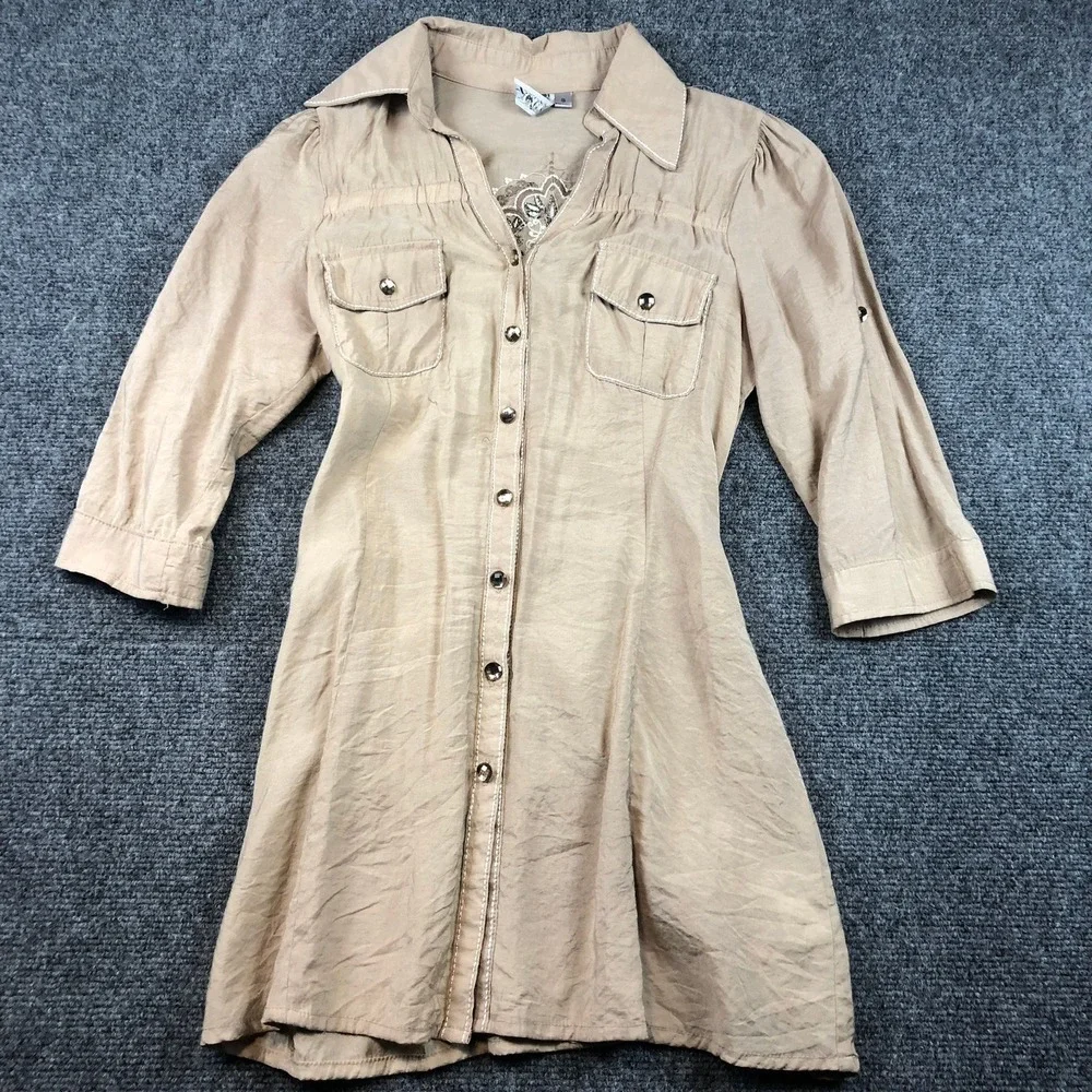 BKE Women's Small Button Front Dress Beige Embroidered Back 3/4 Sleeve‎